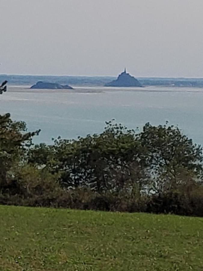 Chez Jollyjune, A Moins D'une Heure Du Mont Saint Michel Bed & Breakfast