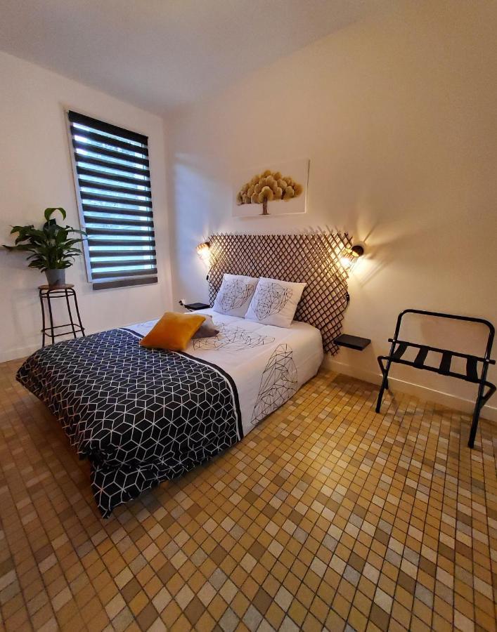 Chez Jollyjune, A Moins D'une Heure Du Mont Saint Michel Bed & Breakfast Champeaux