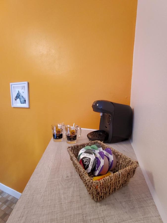 Bed & Breakfast Chez Jollyjune, A Moins D'une Heure Du Mont Saint Michel Champeaux