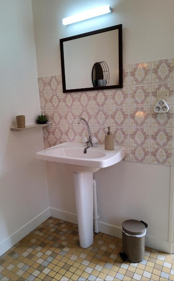 Chez Jollyjune, A Moins D'une Heure Du Mont Saint Michel Bed & Breakfast